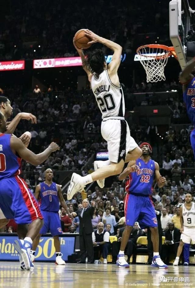 底特律活塞训练开放日；加时末段战术微调引欢呼；中超在即；更衣室氛围转暖(富兰克林暗杀任务怎么触发)